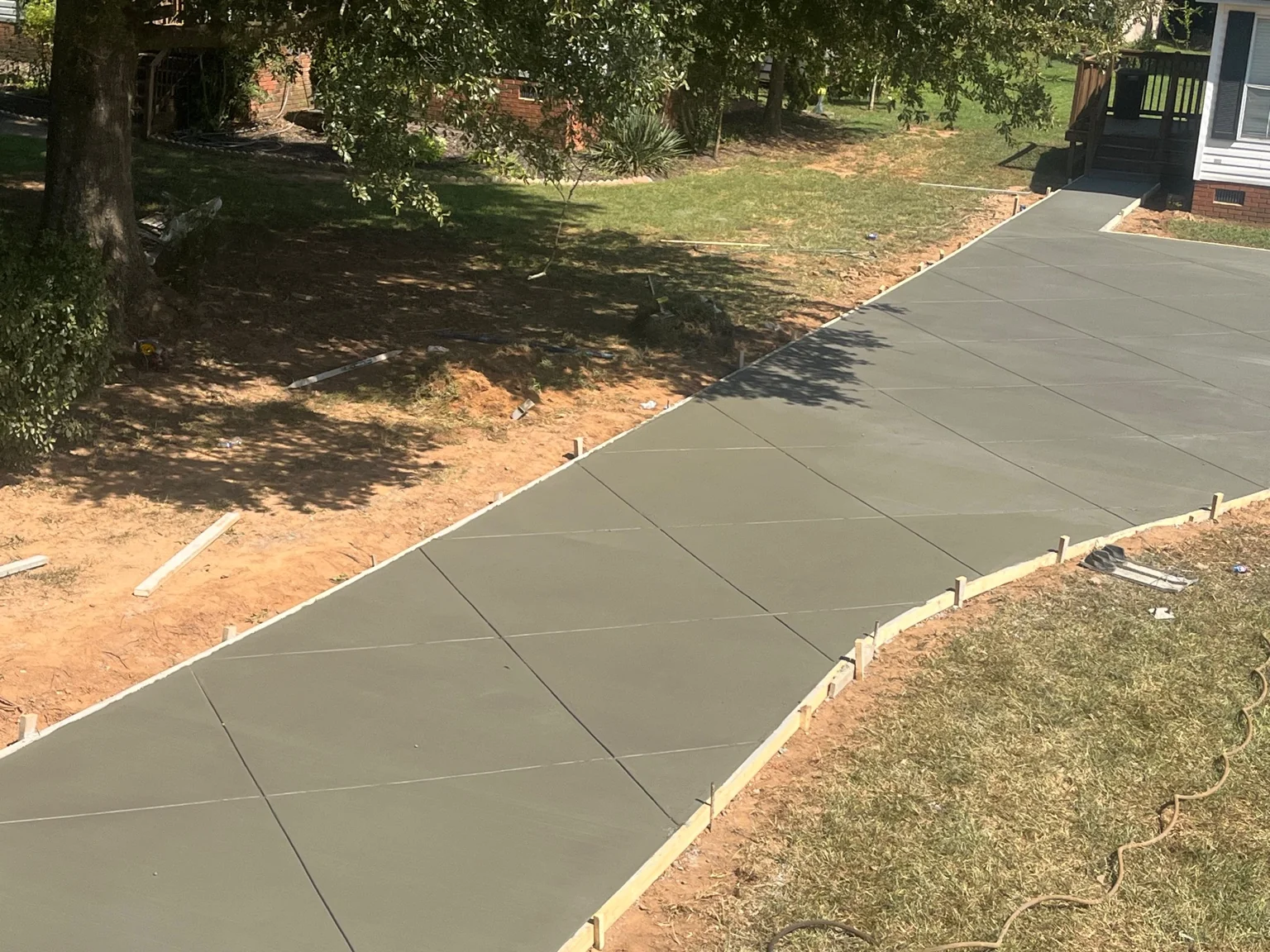 California-style driveway with diagonal joints by EBC