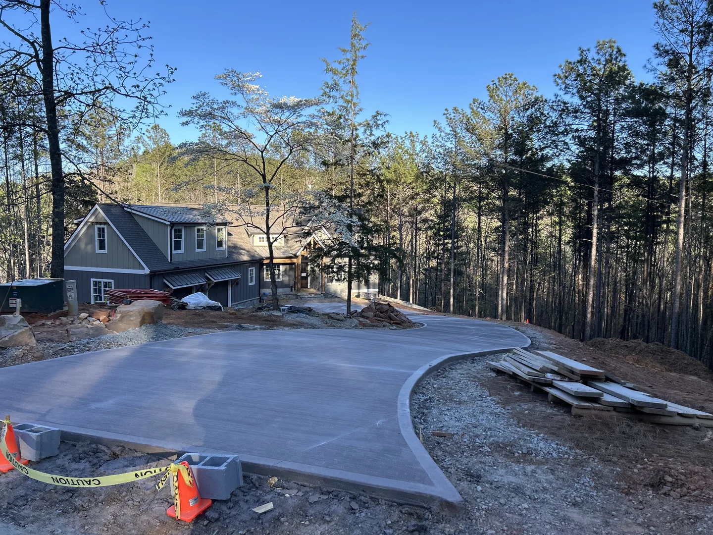 Completed residential concrete driveway from the EBC portfolio